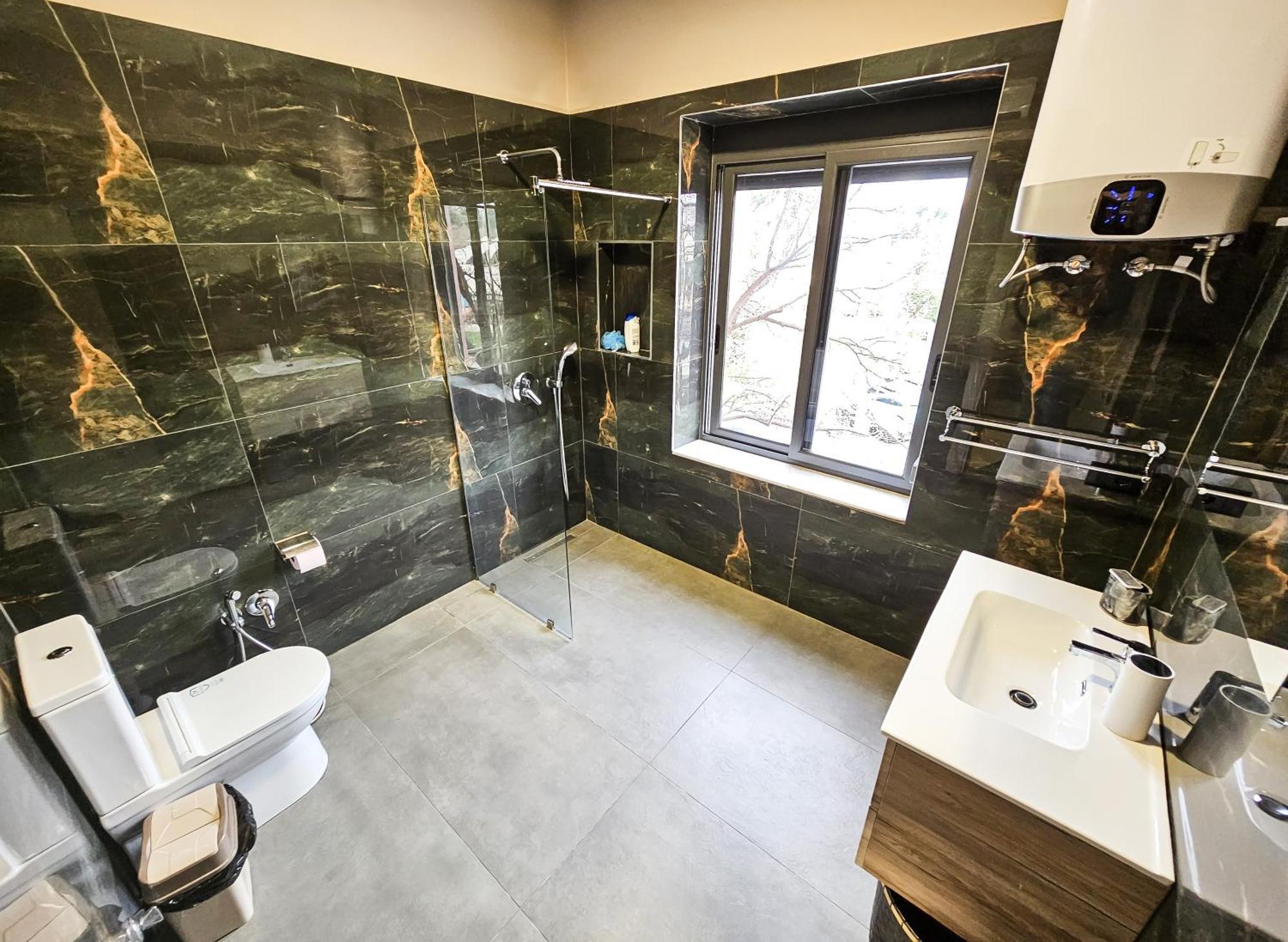 Sunflower Junior Suite Tirana Exterior photo